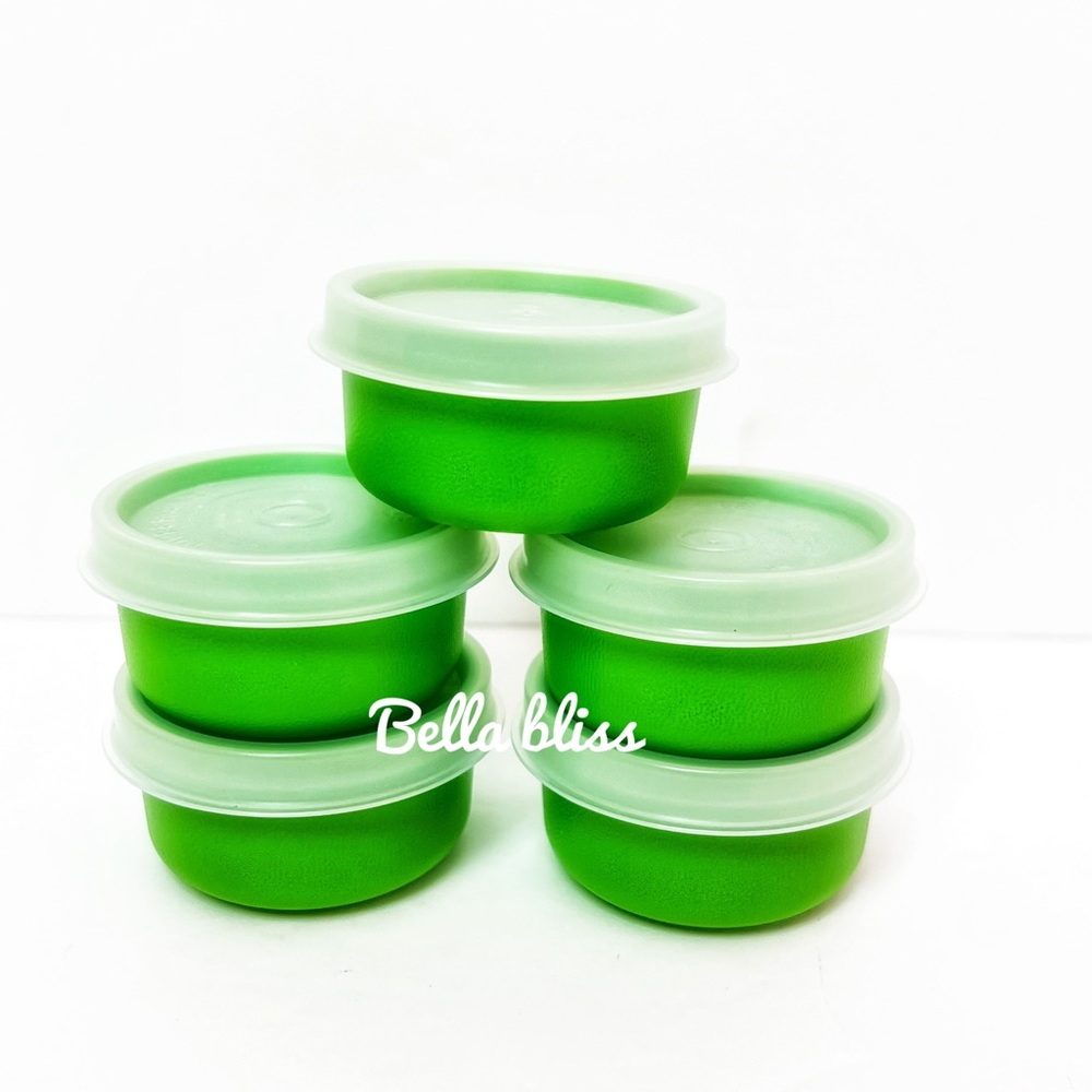 Tupperware smidgets please New